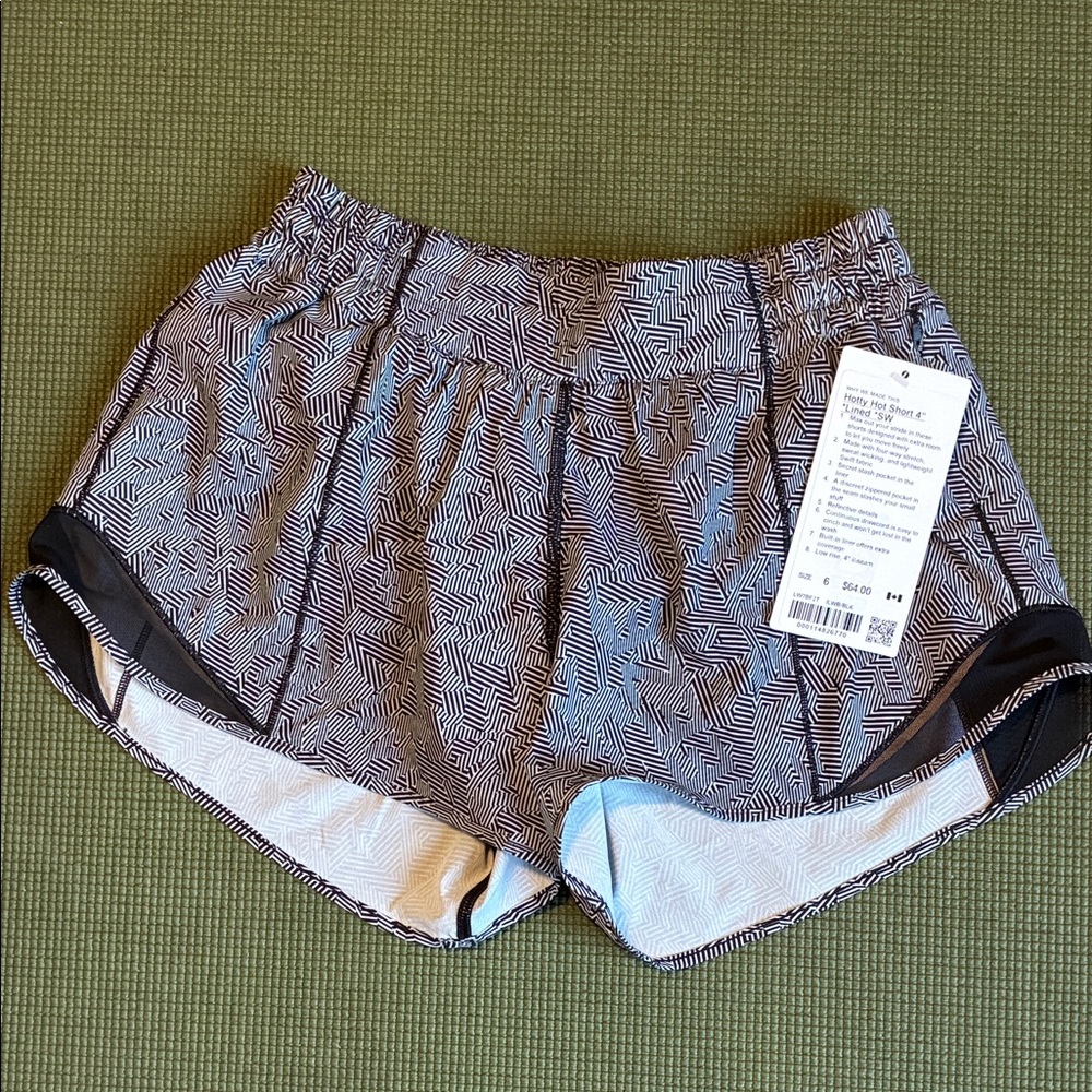 lululemon athletica Black White Seawheeze special edition 2020 hotty hot  Shorts